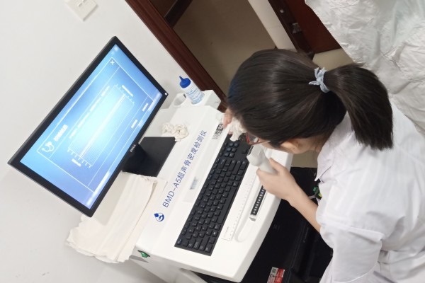 篩查骨質(zhì)疏松，提高骨骼健康水平，超聲骨密度儀來(lái)幫忙